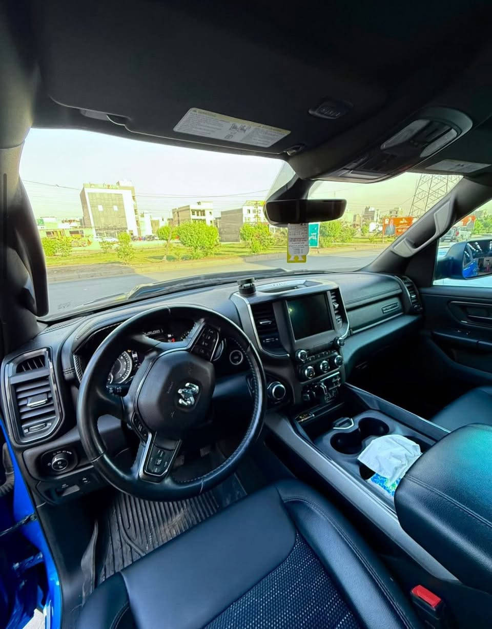 السلام عليكم رام بك هورن للبيع حادث جاملغ وبنيد ماشيه ٢٧معروفه مواصفات البك هورن السعر عند التصال *********** مكاني بغداد
