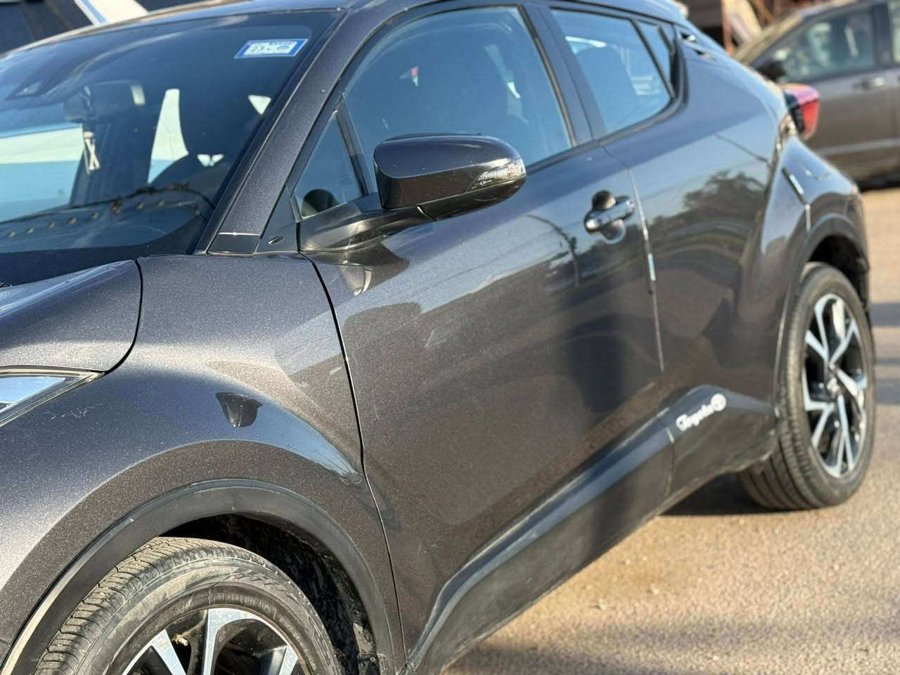 السلام عليكم تيوتا  سي اج ار موديل ٢٠١٨ بيها حادث دعاميه بأمريكا الباب مصبوغ 
الكير ✅️ مفتوح السبب بدلت جبنه مال كير ودهن وفلتر
الشاصي ️✅️ طخه بخشم الشاصي 
اللغد ✅️ سليم
المحرك ✅️ سليم
ارباك ✅️ طاك 
مواصفات لمتد شاشه بصمه رادار خلفي أمامي رادار مري اشاره مري شفط قياده ذاتيه تثبيت مسار كروس سرعه تدفئه كشنتات ويل كب حجم ١٨ تخم تاير جديد كامره خلفيه تحكمات استيرن اناره ترحيب رقمي *********** العنوان بغداد الدوره بيع او مراوس حسب القناعه السعر ١٤٥ بيها مجال اتصل بيك خير وتدلل
