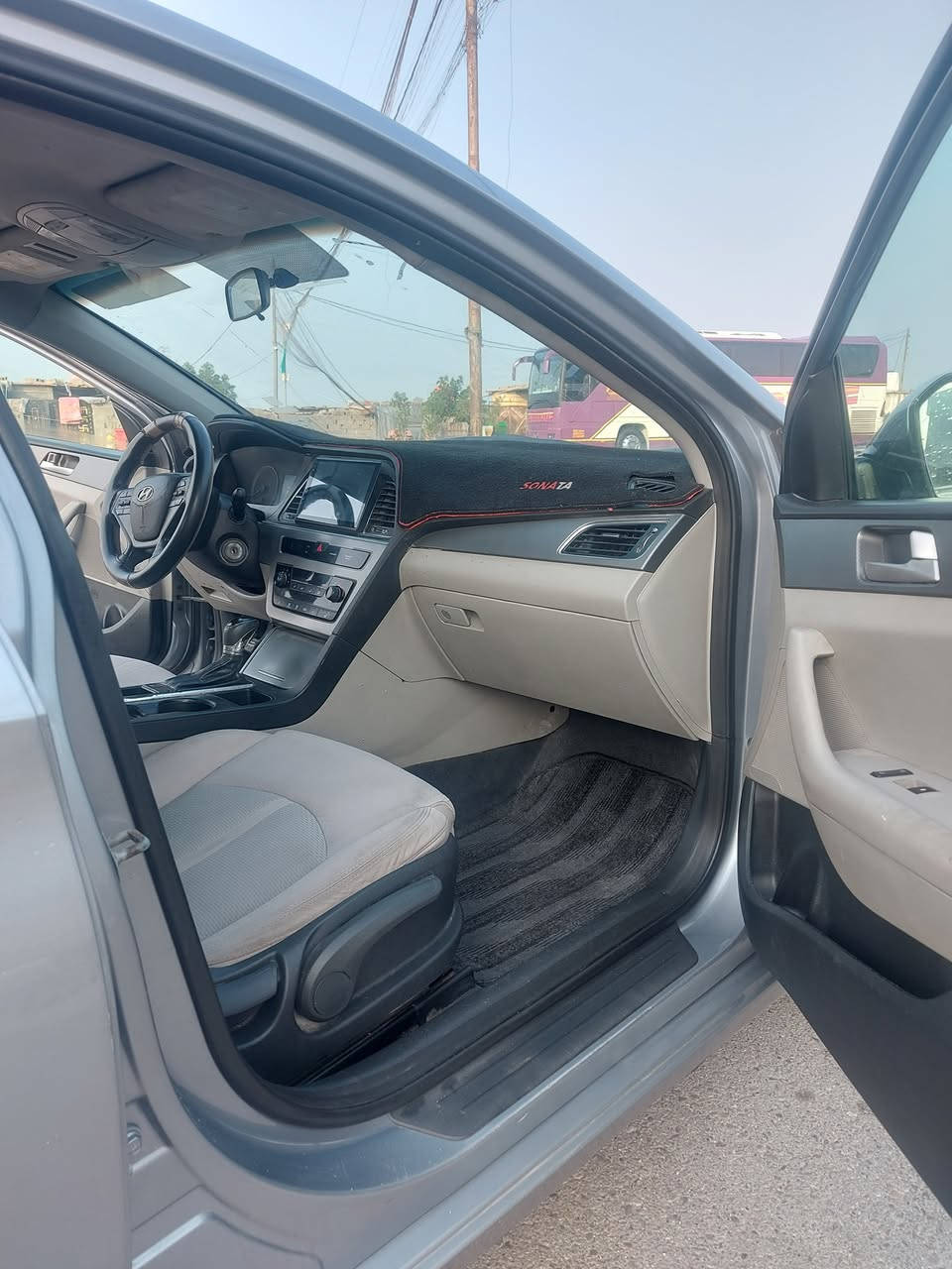 السلام عليكم سياره سوناتا 2015 وارد امريكي مصبوغه حزام رقم ذي قار مشروع وطني سنويه 2029 تحويل ثاني يوم مكينه كير 2400 كفاله تبريد ثلج حداده جديده 
السعر 113 مكان السياره بصره للإستفسار 
***********
