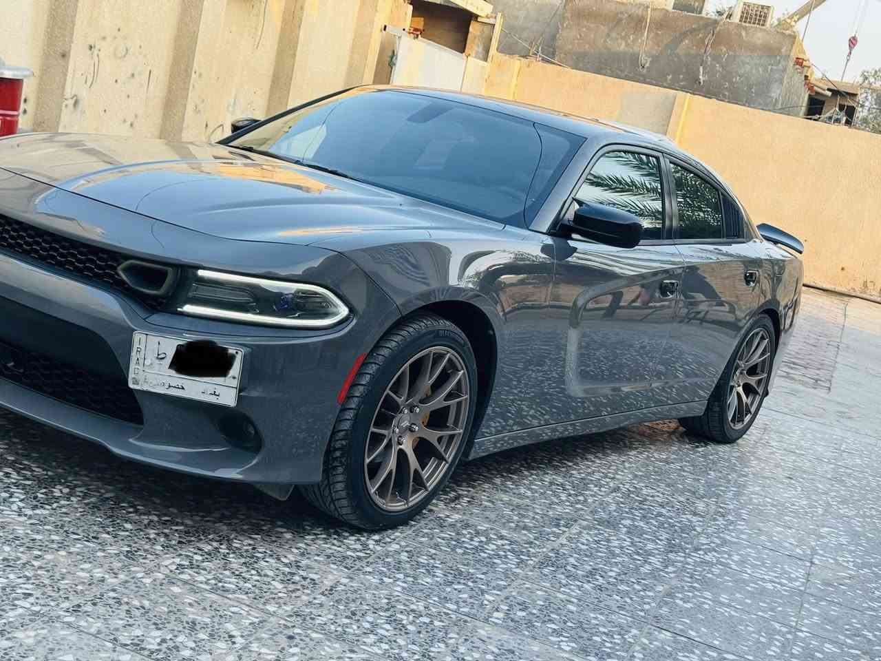 للبيع ***********السعر193
جارجر موديل 2017 أصل سمنتي رقم بغداد مشروع وطني ماشيه 119حقيقي  مواصفات SXT  محرك 3600بدون ايرباك حادثها ربع الجاملغ الخلفي فقط صور الحادث والسونار مرفقات بجم وحوض كبس السيارة جديدة جداً وجاهزة السعر193 مكان السياره كربلاء المقدسة
