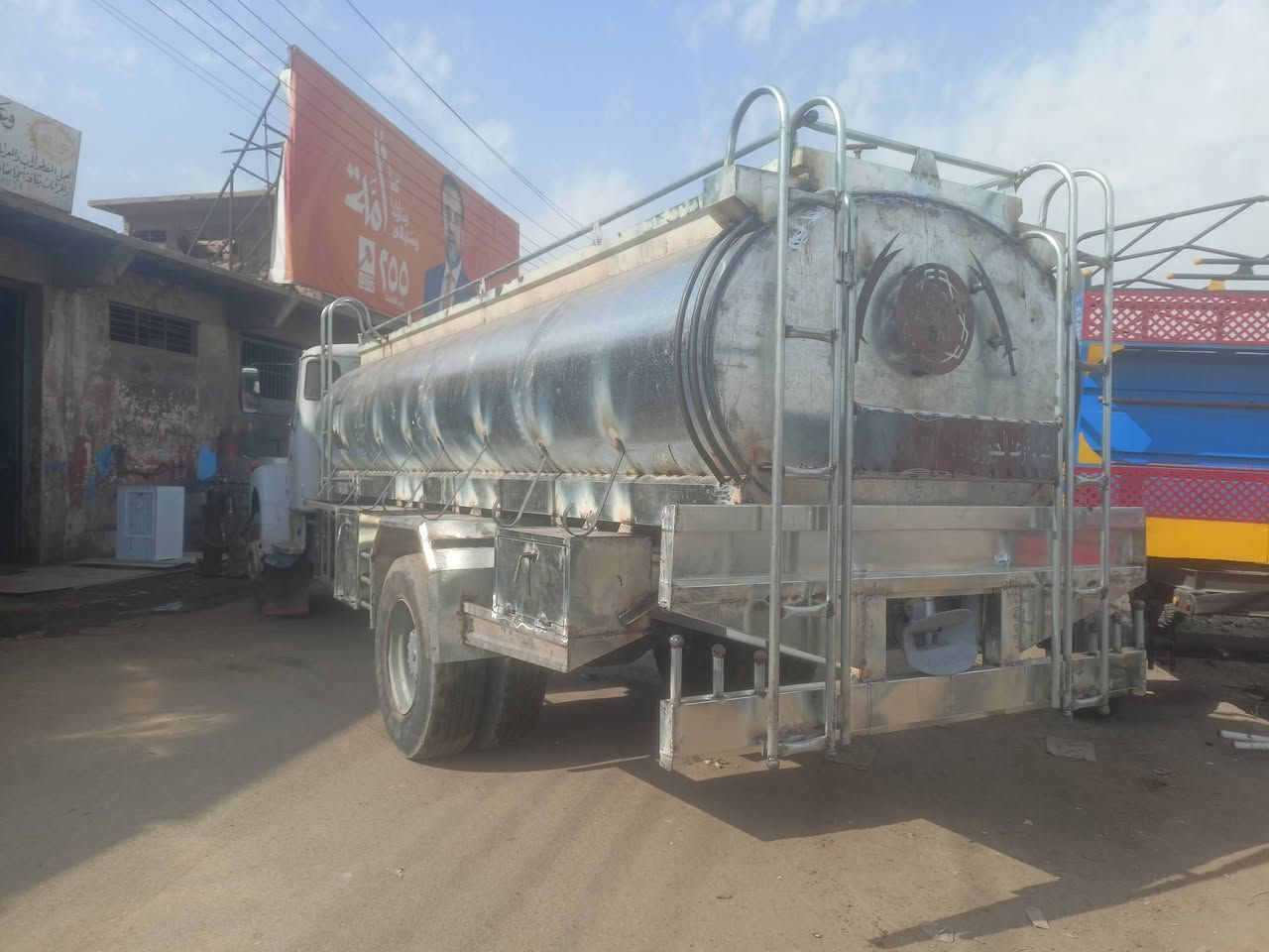 حدادة محمد حسين الربيعي 
لعمل التانكيات السكانيه وتانكيات سعودي 
الموصل/صناعة وادي عگاب/سايدين ربيعة 
*********** واتساب 
***********واتساب
