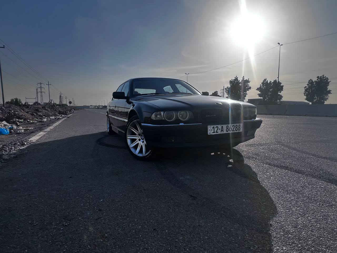 السلام عليكم  اخوان بي ام خفاش للبيع
موديل 2000 اصل 750//الي بيها حاليا 44هوه
السيارة في اي بي مواصفات 
يدات باب لد داخل خارج
فتحه 
دبل جام 
خمس بردات
برده خلفيه كهرباء
ميز طعام
مرايه قلاب بل كشن
ضهر كسار 
تليفون امامي خلفي
صندوك شفط
جكات خلفيه
لايت زنون اصلي يعني بليل نهار 
رقم الماني بسمي يعني التحويل ثاني يوم
ويل كب باخره حجم 19
لارج باب طويل 
نظام رئاسي
هاتف ***********
السعر75محتاج بي فقط بدون مراوس
