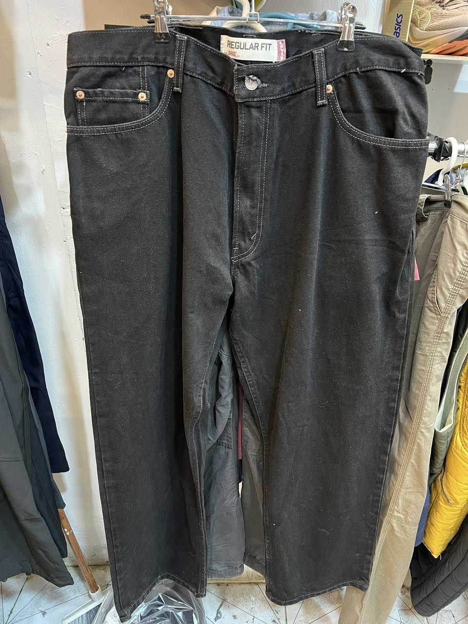 Levis
orginal 
کل قیاسات متوفر
34_36_38_40
توصیل جمع
نظافە کلها %100
بالە مستخدم 
غیرمستخدم
***********
