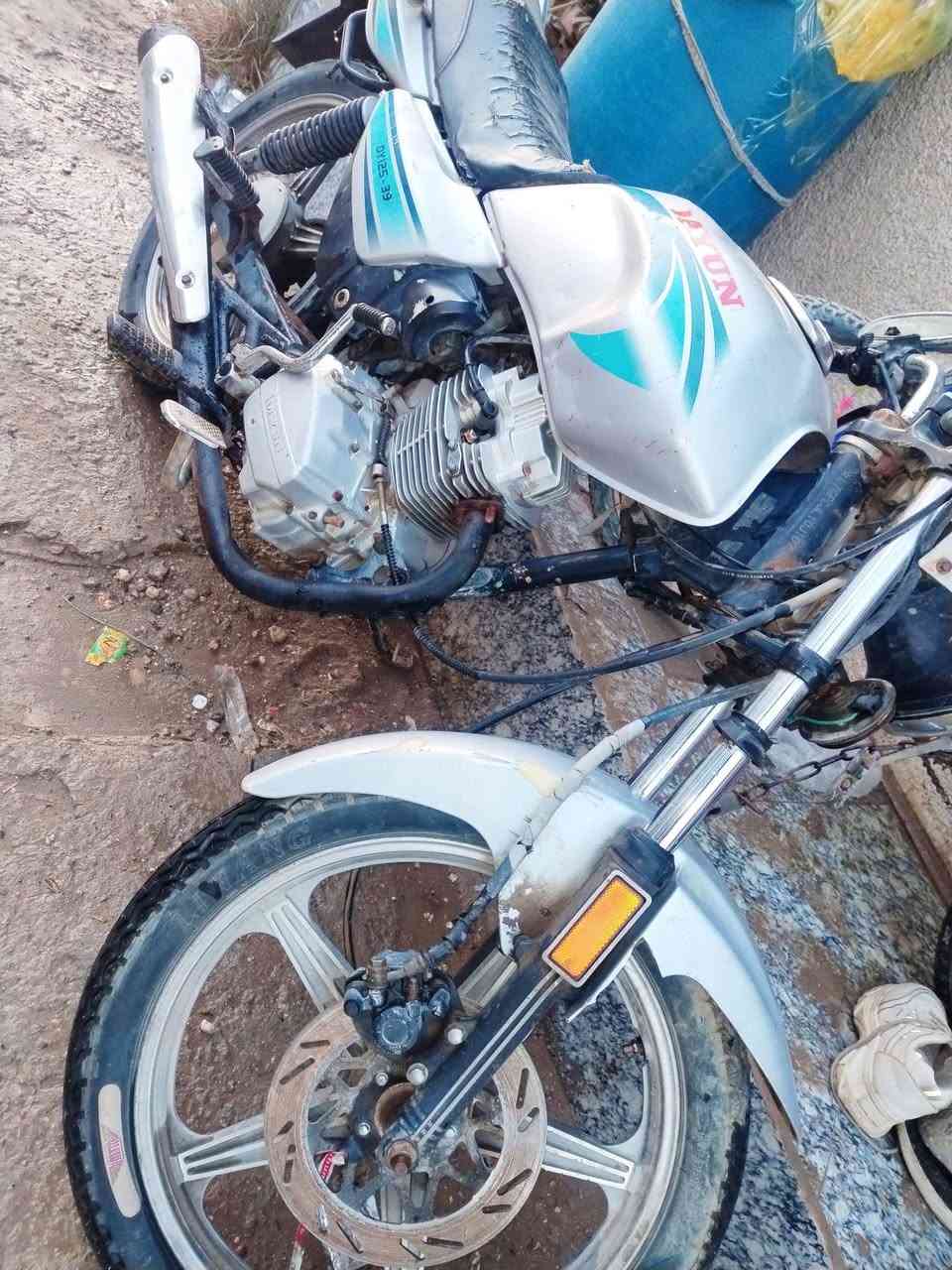 موديل 2019 بسمي بس ظاعت الأوراق وكعن شرط تجي للبيت مالتي سعرها 400 نظيفه مامفتوحه ابد صوتها ناعم ***********
