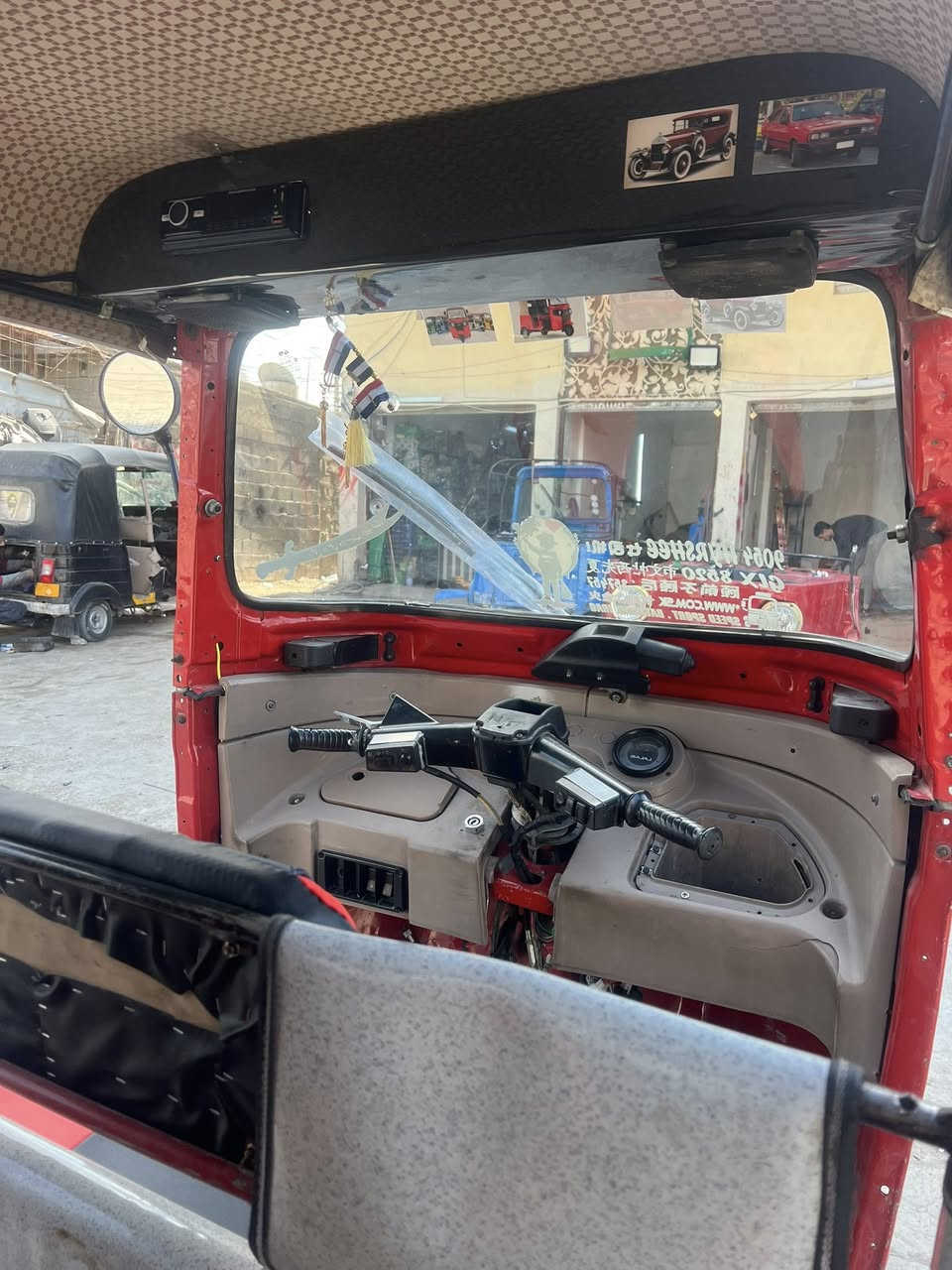 السلام عليكم تكتك موديل 2020 سنويه ورقم بيها دوس معمره رشات صبغ بيها الباقي كدام العين نضافه فول ومتعوب عليها ربع مينصرف عليها مكفوله من التبخير والتنقيص كير محرك اكسل  تخم تاير جديد / السعر 6800 وبيها مجال للطيبين مكاني بغداد البياع المعالف تقاطع الربيعي  ***********
