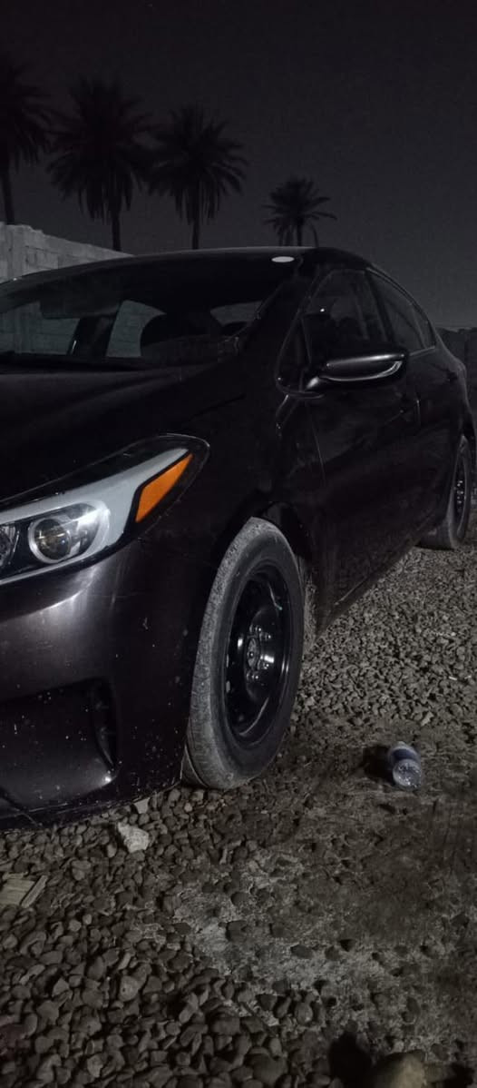 السلام عليكم 
فووتي ٢٠١٧
حادث بنيد فقط والسونار موجود بالصور 
السياره ماشيه ١٢٠ 
رقم بغداد السعر ١١٨ وبيهه مجال 
للاستفسار ***********
