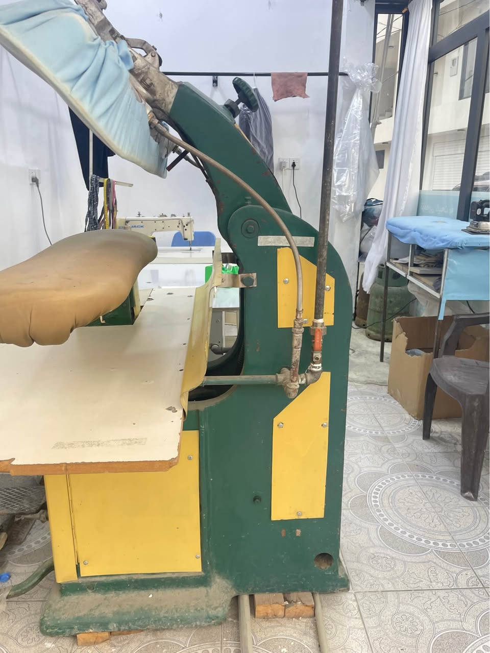 ‎ئوتوی هەلمی بۆفرۆشتن زۆر خاوینە ئیشکردنی ئاسانە لە خوار بازارە وەیە زۆر هەرزانە 

***********‎ رانية, السليمانية
