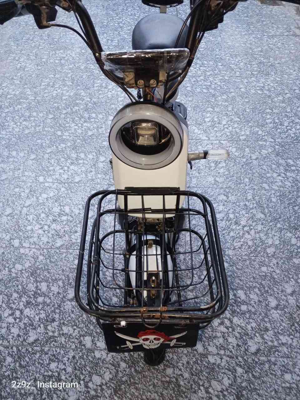 السلام عليكم مكاني بصرة زبير درجة شحن حجم 14نظيفه كدامكم بس بطاريات نص عمر لايت زنون شغال عالي مسجل بلوتوث شغال اشاير يمنه ويسره شغالات 4سرع 48V. 32W. سعرهه 250وبيهه مجال رقمي. ***********
