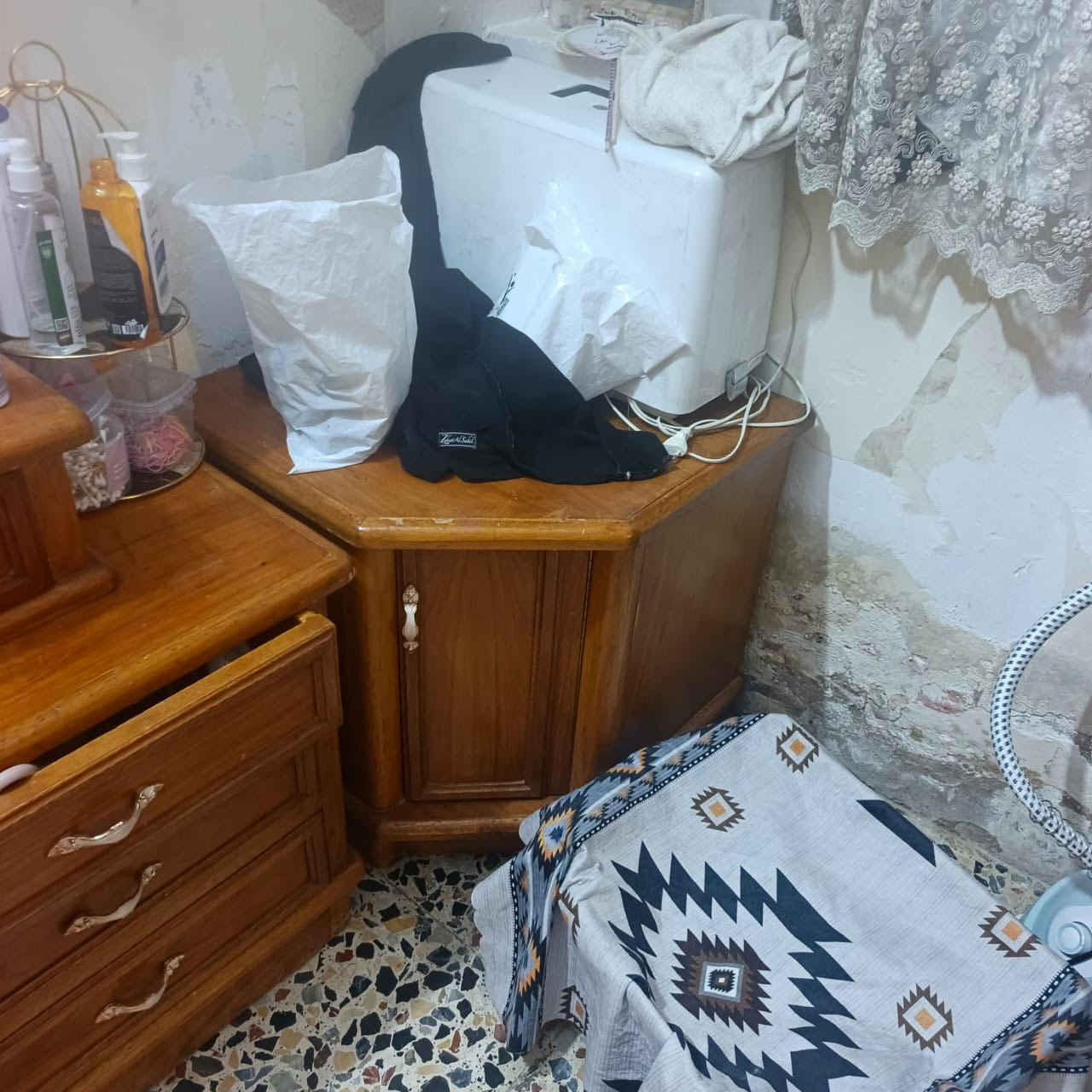 غرفه نوم 7قطع صاج عراقي تفصال حي القاهره كل ضرر مابيه السعر مليون وربع العنوان الحسينيه *********** بيه مجال بسيط  عدي المياحي
