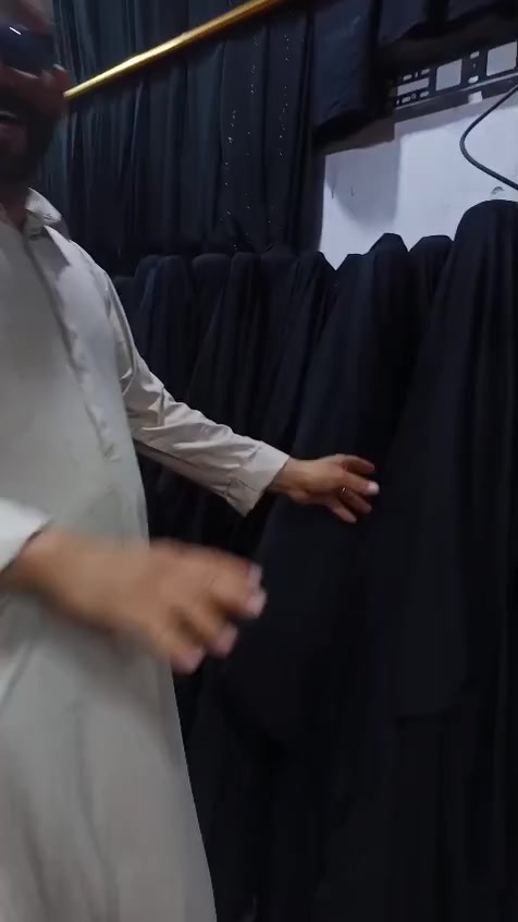 عرض خاص 
بمناسبة شهر محرم الحرام عرض خاص السعر 3500  فقط للقطعه والخامه فوول سواد واصليه  والكمية خير من الله العنوان شارع البوناصرية مقابل سيد صالح ابو السفريات اقمشة ابو رضا العيساوي


**إذا كنت صاحب هذا الإعلان وتريد حذفه لأي سبب، رجاءا أرسل رسالة إلى الدعم الفني**
