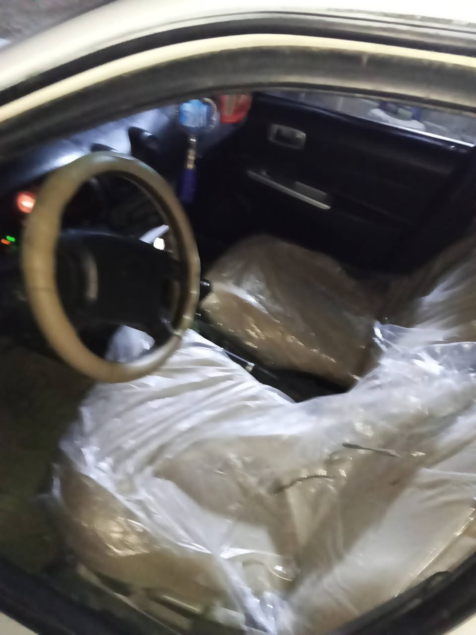 سيكي مديل 2013شكل الجديد رقم نجف بسمي مكينه كير شرط مصبوغه احزام ***********
