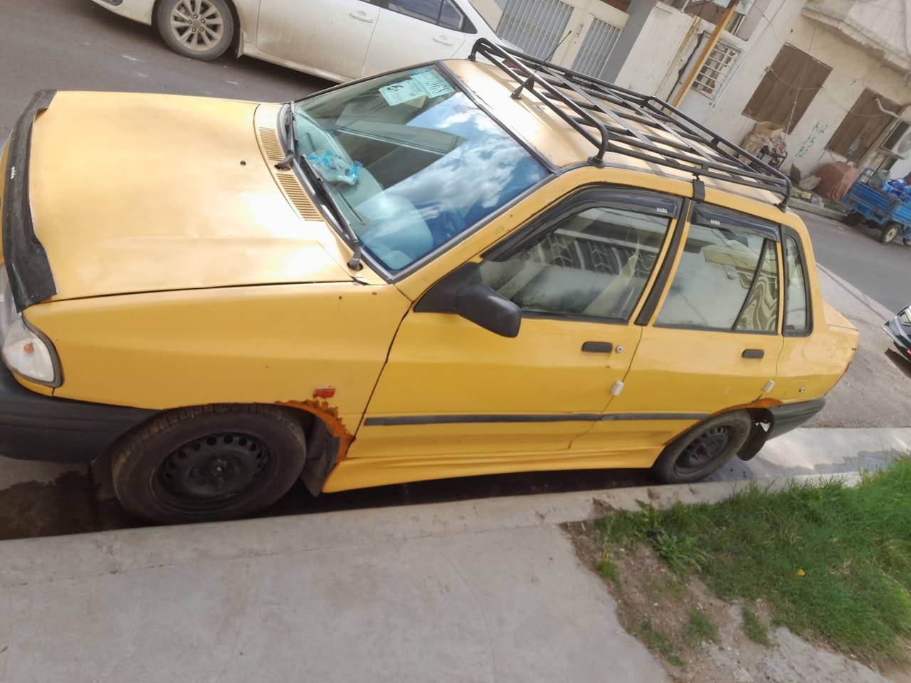 السلام عليكم سايبه للبيع موديل 2012 رقم انكليزي سنويه لغايه 31 هزه جديده مصفره هيئه وغرامات تحويل عقد مروريه سياره جاهزه خير من الله تبديل ما بيها شواصي براكيت خير من الله لا لحيم ولا فطر مكينه كسر كرتونه لا صرف ولا تبخير ناعمه كير خير من الله مشط باور خير من الله ما بيها نضوح ولا صوت سياره ناعمه ما شاء الله    كهربائيات صدر امامي خلفي تخم تاير دواخل جديده كاعيه جلد تخم تاير جديد كهربائياته كلها شغاله الهلالات معمره فقط وما مصبوغات  واضحه بالصور اخوان السعر 27 المكان بغداد الكاظميه اتصال على رقم اسيا فقط*********** كورك واتساب بي***********
