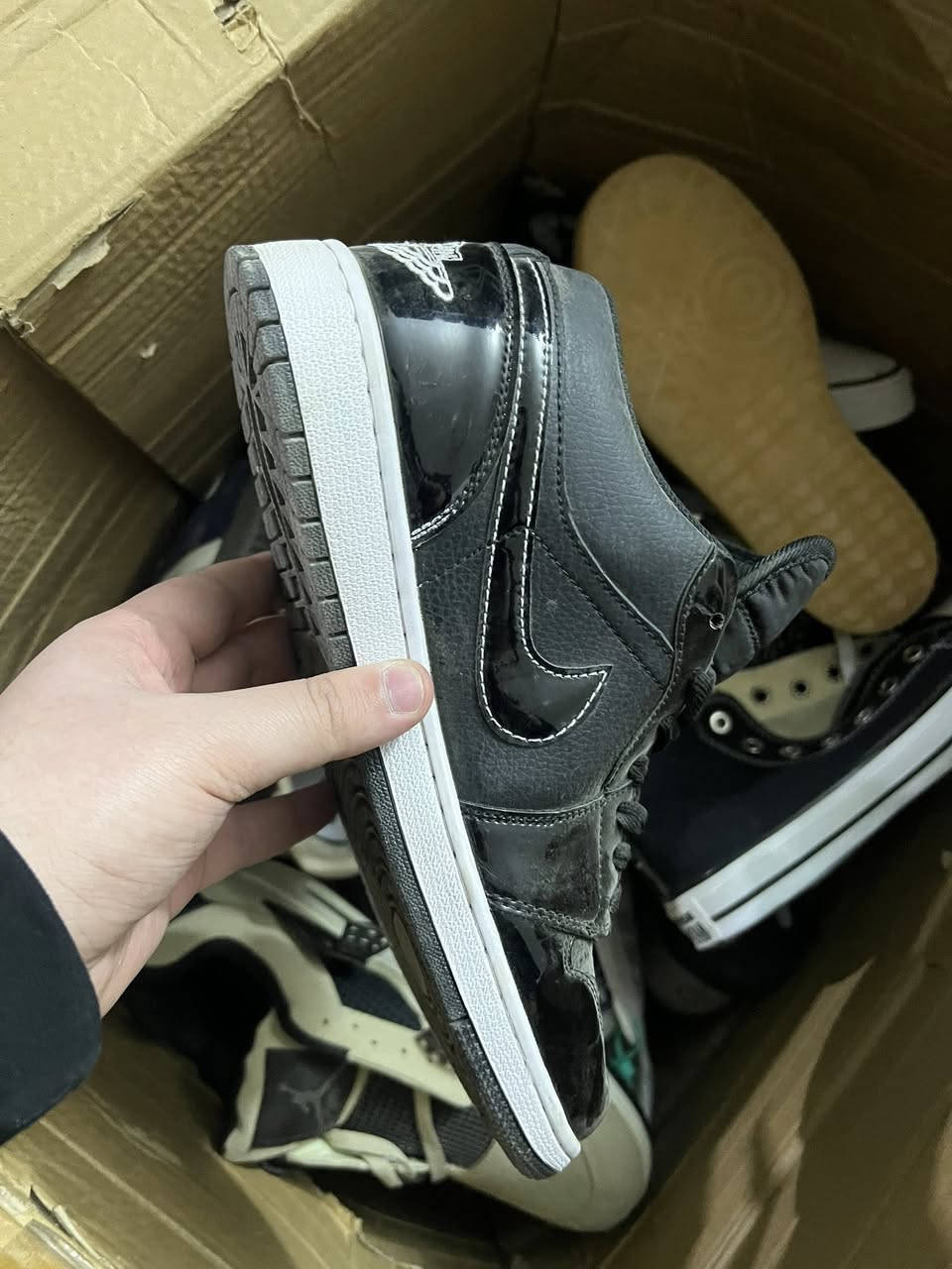 شلعة احذية مشكل موديلات مشكل قياسات
عدد 100 قطعة
سعر القطعة 7 الاف فقط
يعني الشلعة كاملة 700 الف

مكان بغداد الحسينية 
يوجد توصيل لجميع مناطق العراق
***********
