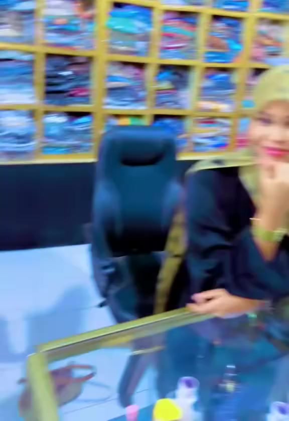 Caaway carwadii Gabadha aan adeerka uahay Nawaal Axmad diiriye waxaan Geeyay sxbaday Yousuf Said Abdiqadir iyo Yusuf Apdikadir waxyaalaha iigu qosolka badnaa waxay ahayd markaan arkay macawistii Duluca lahayd iyo jeebka oo sxbkay Yuusuf siciid Cabdiqaadir gatay.  Soo dhawaada walaalayaal carwadu jiiro Kuwait afkeeda horay idinkugu taalaa gaalkacyo .


**إذا كنت صاحب هذا الإعلان وتريد حذفه لأي سبب، رجاءا أرسل رسالة إلى الدعم الفني**