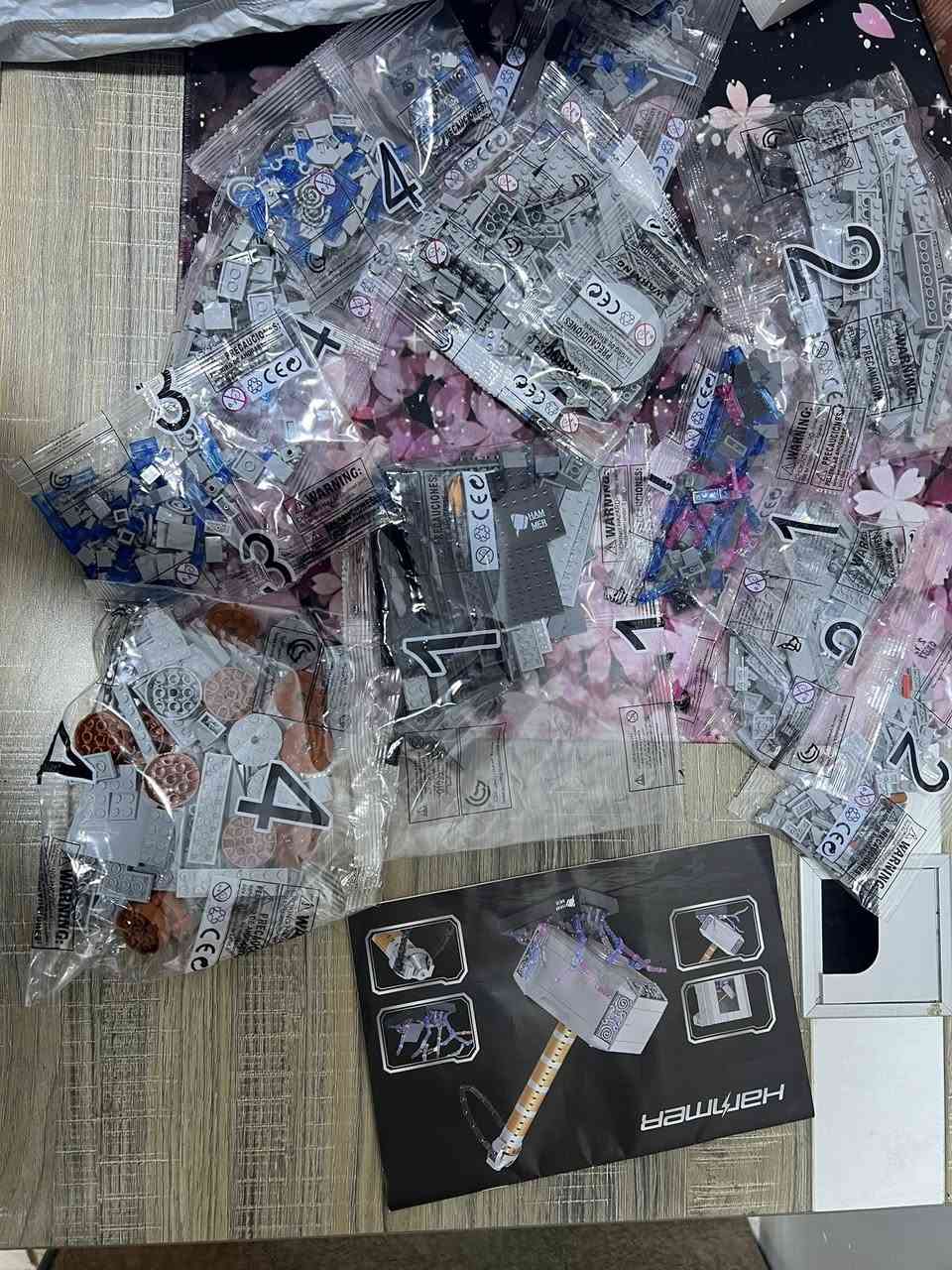 مجسمات بهذا شكل عندي مجموعه منهن ومختلفه الاشكال الكبار ع 10 والصغار ب 5
وعندي وياهن ليكو عدد 2


**إذا كنت صاحب هذا الإعلان وتريد حذفه لأي سبب، رجاءا أرسل رسالة إلى الدعم الفني**