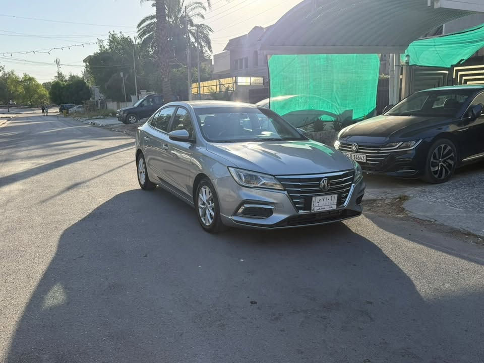 2022 Mg5 للبيع 
السيارة على ايدي اني ماخذها زيرو لحد هسه
قطعة وحدة صبغ (قبغ جنطة مبدل ومصبوغ صورة الضربة 
بلبوست) وبيها حالوب
السيارة عليها شاشة كاربلي اندرويد اوتو و كامرة 
تايرات جديدة
باتري جديد 
لايت امامي لد هم جديد
السعر 71$ قابل للتفاوض
للتواصل واتساب فقط
***********
مكاني بغداد
