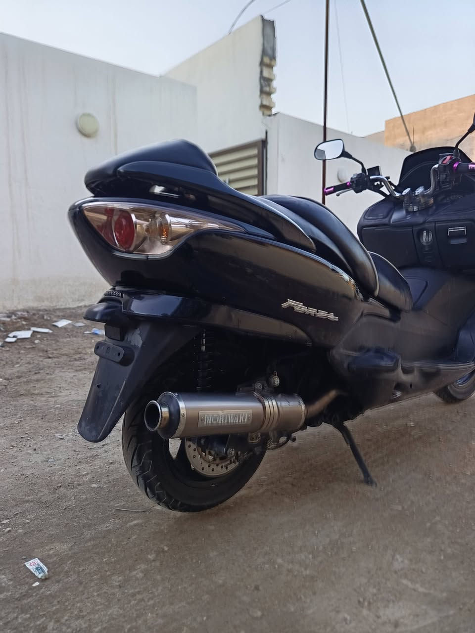 السلام عليكم فورزة صفر ٨ كير ملغي كهربائيات كاملة بيهة مسجل وعليهة ادامة كاملة كلجات وفيت بم ونوزل معدل علشارع ١٣٠ عنوان بغداد زعفرانية 
سعر 💸 ١.١٥٠.٠٠٠ / ***********
