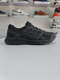اسكس  اصلي اورجنال ▪️قياس 42---26cm طول القدم  👟 طبي وزن خفيف مريح الق...