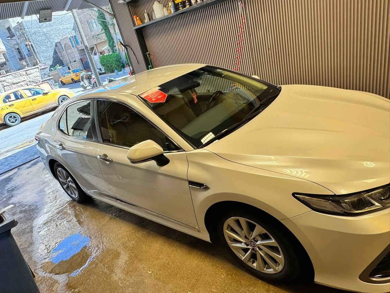 🚗 للبيع: تويوتا كامري 2024 LE (خليجية - تجميع ياباني) 🚗الموديل: 2024الفئة: LEالمواصفات: خليجية (ياباني وليس صيني)الحالة العامة: السيارة بحالة الوكالة (جديدة تماماً)الحوادث: بدون أي ضربة أو صبغ (مكفولة تماماً)الرقم: لوحات أربيل (رقم مميز جاهز للتحويل)المميزات والإضافات:مواصفات خليجية مرغوبة (تجميع ياباني أصلي).محرك قوي واقتصادي جداً في استهلاك الوقود.داخلية نظيفة وجديدة بالكامل بوضع الشركة.السيارة جاهزة للاستخدام فوراً ولا تحتاج لأي مصاريف.📍 الموقع: بغداد - الأعظمية📞 للتواصل والاستفسار (اتصال أو واتساب): ***********
السعر 230$
