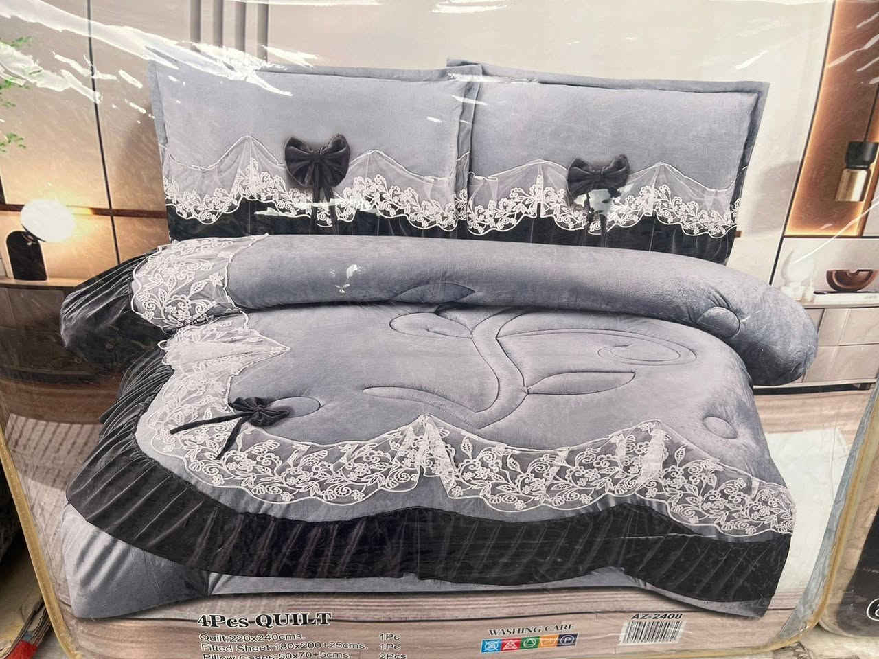 #اللهم_صل_على_محمد_وال_محمد 🎅فضل الله وصلت  مجموعه من مفروشات 
يتوفر خدمة توصيل..العنوان الحمزة الشرقي شارع الهوى قرب ازياء الجوهره 
***********. ....واتساب
‏ ‎ملاحظة/ ضمان لحقوق زبائننا  التاكد من الالوان و نوع الخامه عند الاستلام  و اذا كانت مخالفة للمواصفات المعروضة من حق زبائننا الكرام رفض المنتج و عدم  استلام الطلب 🤍🌹
