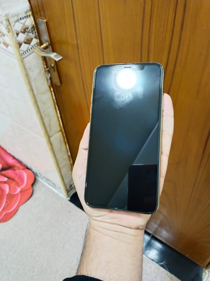 11برو ماكس 
اللون 💛ذهبي 
ذاكره 256
النظافه 100/100
بطاريته 85🔋بلاديه 
التلفون وتر مامفتوح ابد 
كارتونه موجود 
السعر 325بي مجال قليل
البصره ابو الخصيب باب ميدان
***********
واتساب فقط فيس مااتواجد
