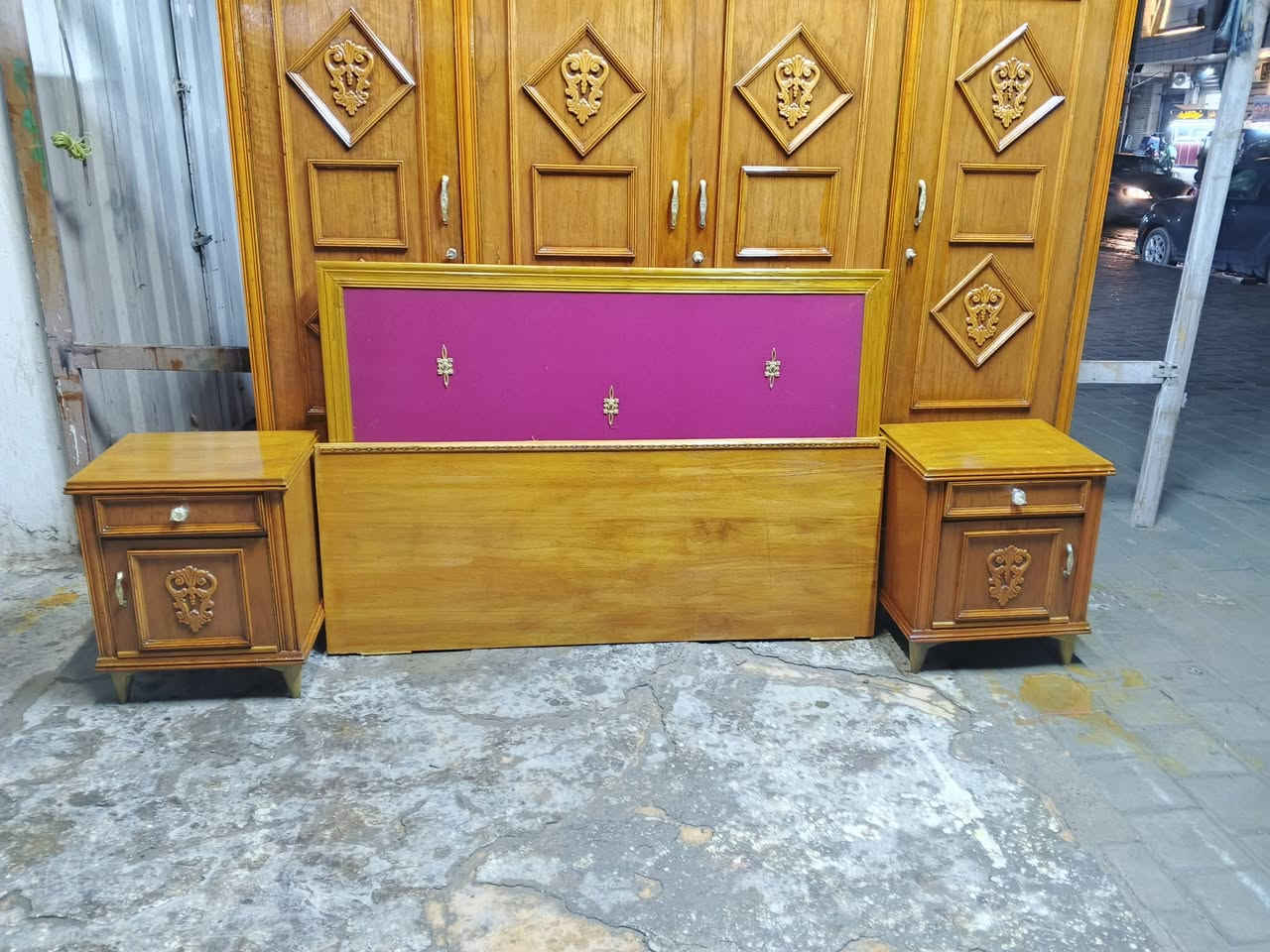 غرفة نوم مستخدمه انتيكه صاج داخل وخارج العنوان بغداد موبايل ***********لدينا خدمة توصيل بكروه
