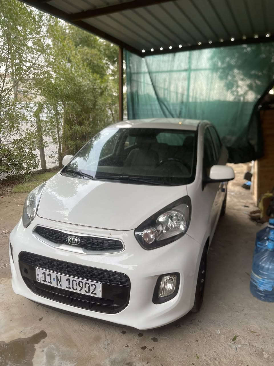 السلام عليكم
للبيع كيا بيكانتو 
موديل 2017 
مال شركه الدوليه 
___________________
🚗🚗🚗
السياره حلوه بيها ملاحضات بسيطه 
بيها صبغ دعاميات 
رقم بغداد الدولي باسمي 
السياره مواصفات عاديه بيها مانع تزحلق مسجل بلادي 
💵سعرها 95$ وبيها مجال بسيط 
مكاني بغداد حي الإعلام 
***********☎️
