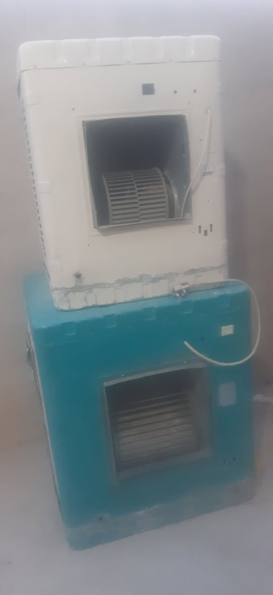 للبيع مبردا مستعمل شغال ***********
الحجم ٢٥٠٠ وحجم ١٥٠٠ ابو ماطور داخلي
