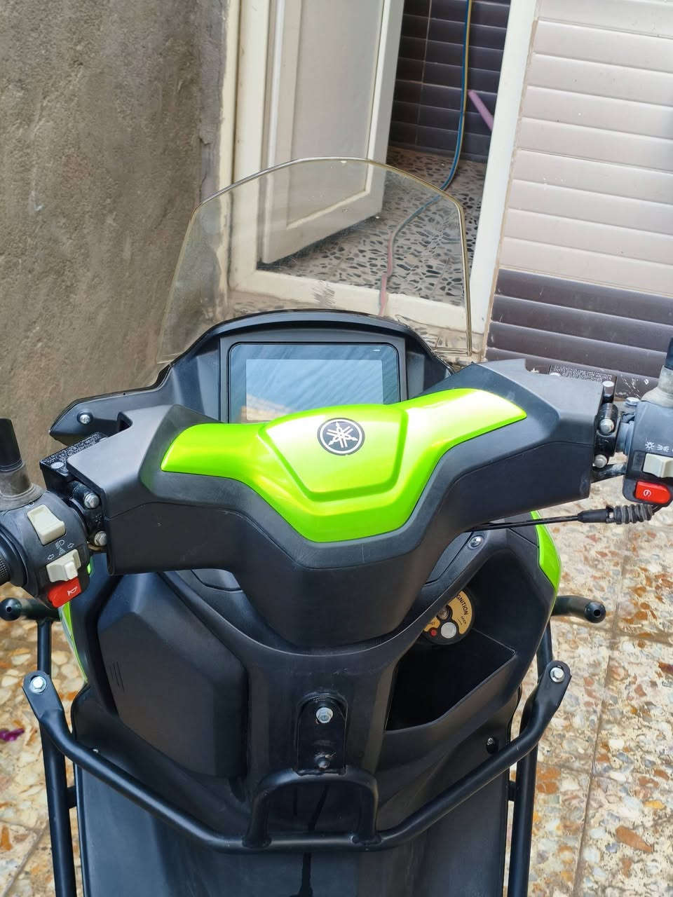 اعادة نشر بسبب وعود كاذبه
گوست زيرو بلادي
دبل اشاره دشبول شاشه
سرعه 120
مكينه بلاديه ناعمه ما مفتوحه
نقص فقط باتري ضعيف 
للاستفسار الاتصال 
***********
