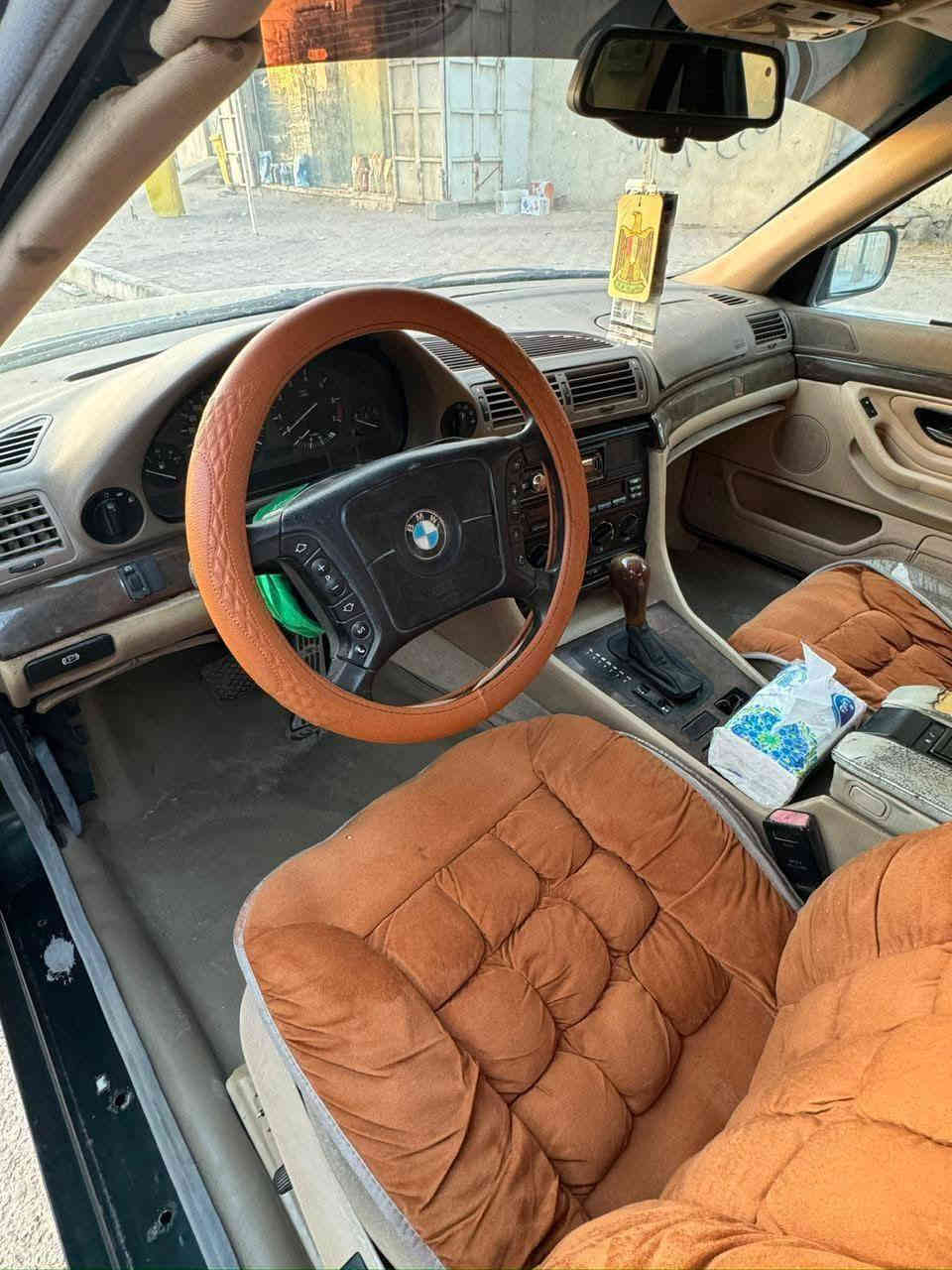 اعيد النشر بسبب بعود الكذابه اذا مو شراي لا توعد عالم و امسح منشور علمودك
سلام عليكم  مستعجل ع بيع 
سعر ٤٥ ورقه  السعر بيها مجال 
 محركها كايم ابيع 
كير خير من الله 
بيم خفاش حجم ٧٣٠ 
٨ سلندر 
مديل ١٩٩٥ محدث خارج ٢٠٠٠ 
رقم بغداد سنويه منتهيه من شهر الثاني 
مواصفاته معروفه 
بيها ضربه جاملغ خلفي جه اليمن راجع ع بارد 
تبريد شغال 
حداديه ٧٥٪
ادامه لمحرك فيت بم جديد بارتي جديد استوني شاده 
بك لايت بلادي استوني شاده 
غرفتها ردلها ترتيب 
 يتواصل خاص مفتوح 
عنواني البصره
راعيها يريد تحويل
***********
