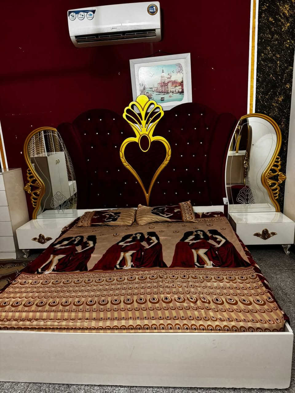 السلام عليكم غرف نوم للبيع ***********
السعر ٥٠٠ وبيهه مجال
