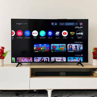 شاشه للبيع TCL 55 * دقة 4K UHD (3840×2160). * نظام Google TV مع متجر ا...
