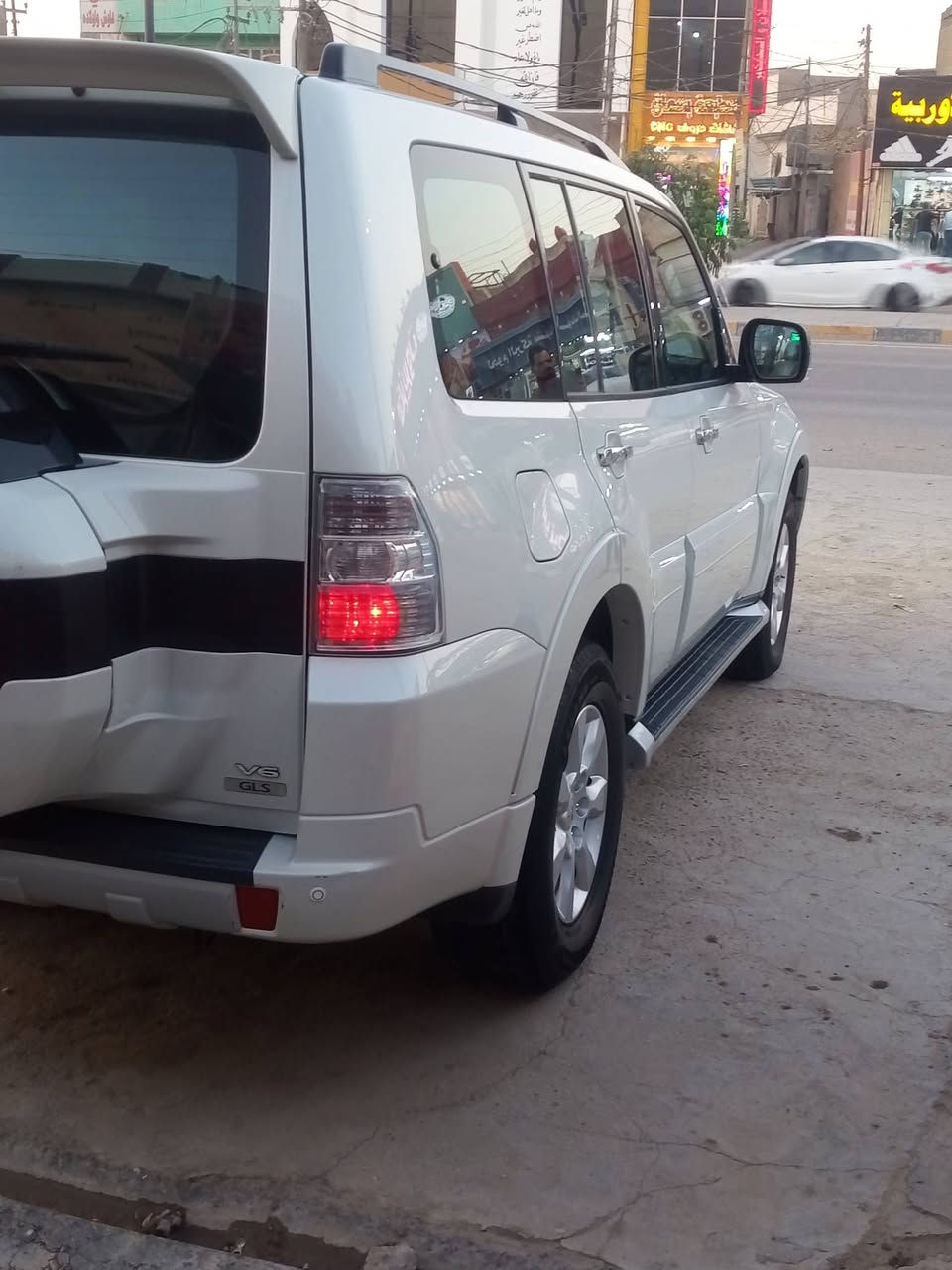 باجيرو 2015 حبتور بدون صبغ بدون تبديل جاهزه من كلشي والحبتور معرف مواصفاتها ماشيه 92 مكاني بابل السعر 187 وبيها مجال بسيط موبايل ***********
