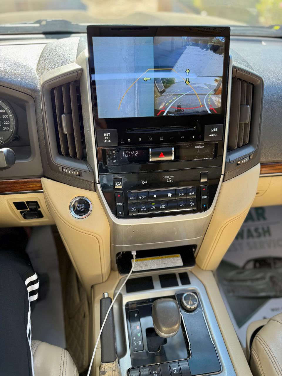 السلام عليكم
لاندكروزر موديل ١٦  كفاله  
رقم اربيل 
١/١فول
سعر ٤٦٨
للاستفسار على الرقم 
***********
مكانه بغدا 
مكينه ٦ 
٨ ايرباك SAS
