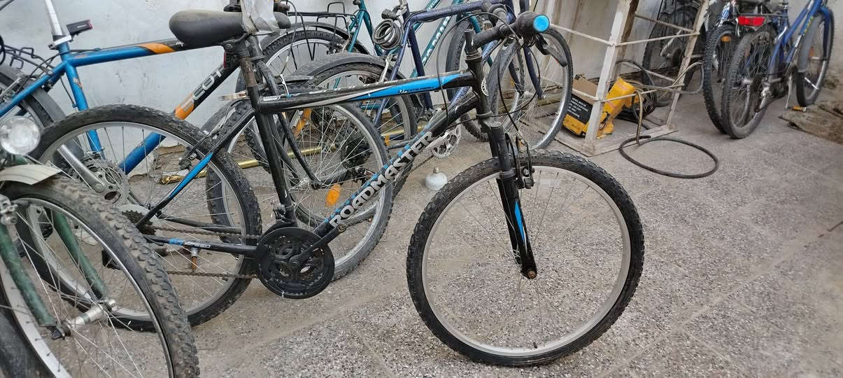 تفاصيل *********** 
عرض خاص سعر القطعه ب90 ماركات عالمية عنوان النجف الاشرف الاحجام من24 لل28
