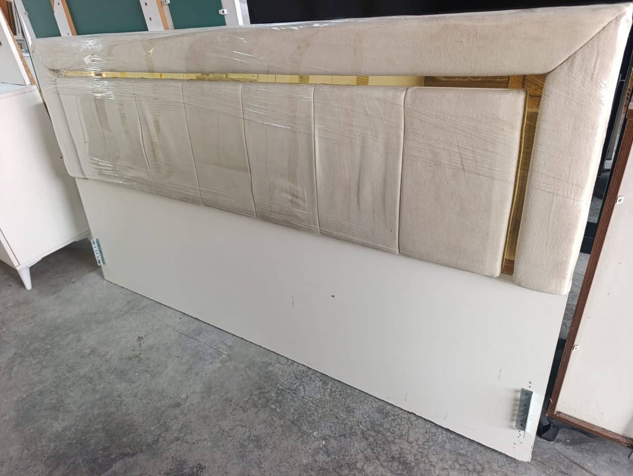 غرفه نوم تركي مستعمله خمس قطع نظافه 100/100 واتساب ***********
