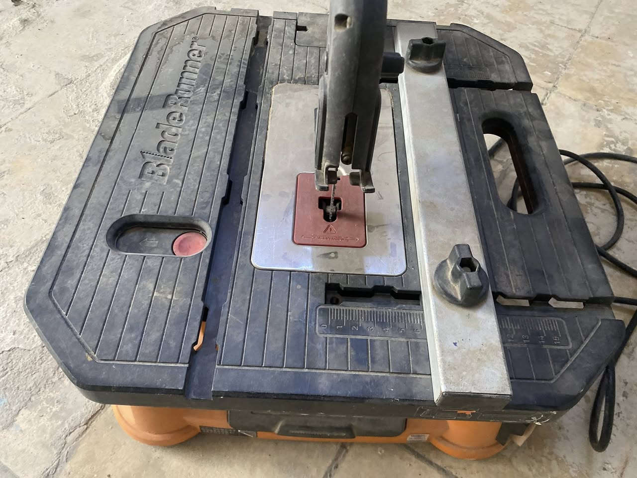 السلام عليكم ورحمة الله وبركاته
عدد يدويا للبيع  نظيفة استخدام منزلي شلعة وحده مكانهم بغداد الكرخ 

1- منشار تخريم منضدي ماركة وركس الغنية عن التعريف استعمال منزلي 

2- كت دريل 1/4 امباكت شركة ريوبي اليابانية الغنية عن التعريف 18 فولت 

3-بطاريات عددٍ إثنين 18 فولت  5 امبير ليثيوم 

4-شاحنات عدد اثنين شركة ريوبي 18 فولت 

5-كابسة خشب من 10mm الي 38mm شركة ريوبي 18 فولت 

6-مسدس بسمار خشب من 19mm الي 65mm شركة ريوبي 18 فولت 

الإتصال واتساب ***********
