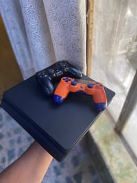 للبيع بلي فور سلم مهكر واحد تيرا   مع يو بي اس مع قاعده شحن جويستك   ن...