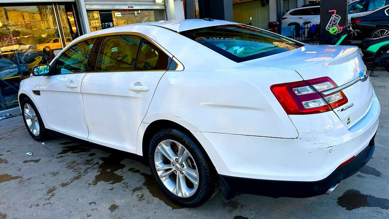 فورد تورس 2013
خليجي ابيض وكاله نيفا
مواصفات SEL
محرك 6 سلندر  
حجم  3500
رمز سري على باب السائق 
فتحة سقف سلايد روف
كشنات امامي  كهربائي
داخل بيجي 
شاشة كبيرة
لايتات زنون
حساسات خلفي 
سويچات ثنین
 تحكم استيرن
ومثبت سرعه 
مانع انزلاق 
تبريد تدفئة شغالات 
تشغيل عن بعد 
٥ ويل كب حجم ١٨
كير محرك بحالة جيدة جدا
بجم كبس بيها صبغ الجاملغ الخلفي وشوية من الصندوك وبيها رصعات تحتاج بارد 
السيارة ماشية ٩٢ مايل
سيارة بأسمي و تحويل مباشر
مكان السيارة بغداد
السعر ۱۱٥ وبيها مجال 
***********
رقم جديد انكليزي
