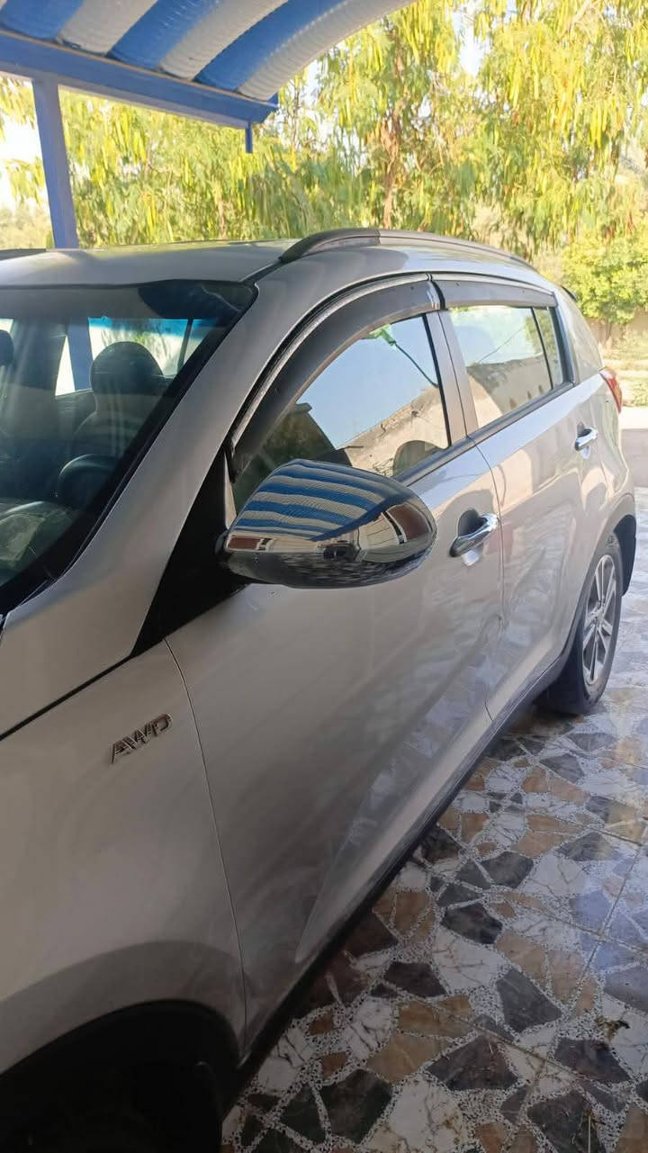 مكلف بالنشر اخوان
السلام عليكم
سبورتج مديل ١٢ خليجي محرك ٢٤٠٠ 
سياره نضيفه وحلوه احلى من الصور
بيه باب مبدل وشخط موضحه بالصوره ‏‪
السياره صدر جديد  منضومه تبريد جديه 
تخم تاير جديد باتري جدي
رقم بابل الجديد 
الف متصرف عليه 
ماشيه 200 الف 
السعر 110 
مكان السياره واسط النعمانيه 
رقم صاحب السياره ‏‪***********‬‏
