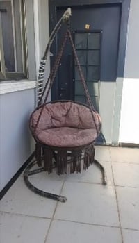 مرجوحة عش • استعمال قليل • حجم كبير