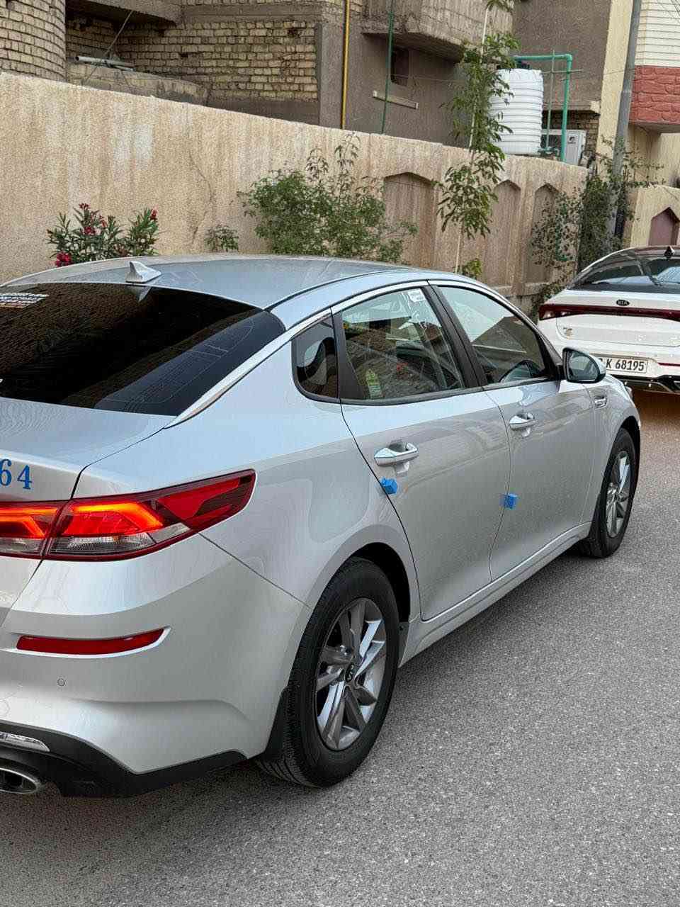 السلام عليكم كي فايف وارد كوري 2021 كفاله عامه عده الصبغ وارد كوري ماينكفل من الصبغ كفاله ضربه وتبديل مكينه 2,0 دوش بانزين اصل فول مواصفات معروفه مواصفاته رقم اربيل الدولي تحويل وكاله حاضر مكانها بصره 

الاستفسار ‭0773 183 4565‬ البصرة, العراق
