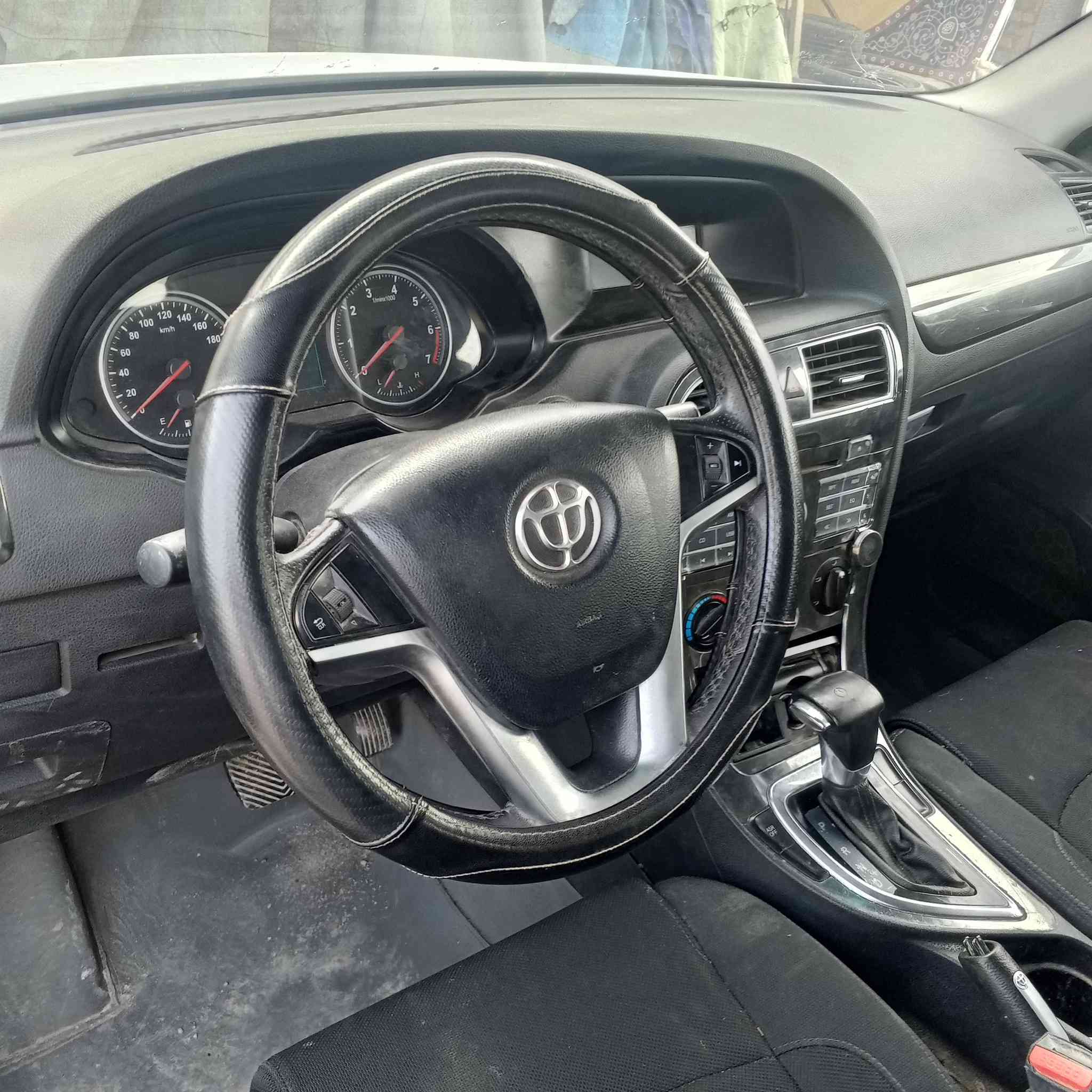 برلنس موديل ٢٠١٤رقم واسط تحويل مباشر سنويه مجدده مكينه وكير وحداديه وتبريد تدفئه تحكم استيرن حساسات خلفيه فتحه بالسقف ماشيه ١٥٥الف استعمال شخصي بدون ضربه ولاصبغ كفاله مكان السياره واسط مركز المدينة السعر البيع ٧٥وبيه مجال اتصال***********
