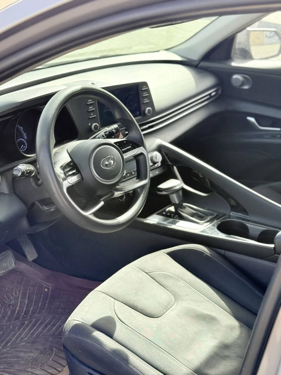 السلام عليكم
هونداي النترا وارد امريكي
موديل 2021 
بيهه فقط بارد بل باب الي وره السايق مئاشر علي بل صوره رجاً لحد يقارنها بل بجم 
مكينه 2000 هايبرد كهرباء بانزين
رقم بصره حره تحويل ثاني يوم
ماشيه 42
فول مواصفات عدى الفتحه رادارات وكلشي بيهه
ما يحتاج اشرح فول عدا الفتحه
السعر 139 وبيه مجال قليل 
مكاني بصره 📍
ما متواجد عل خاص الشراي يتصل وبل خدمه 
-***********-
