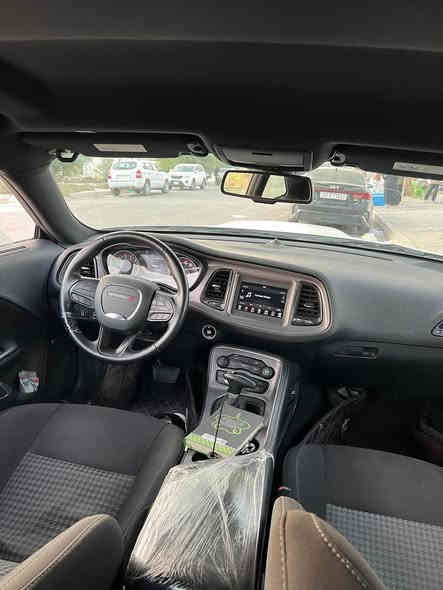 جالنجر GT 2023
رقم بغداد بعدني مامحولة تروح تحول مباشرتأ من راعية الاصلي
ماشية:43 الف كيلو متر
مواصفات الgt معرفوة
*حساسات خلفية
*تشغيل عن بعد
* هيتر بالمري وبالستيرن
* الكشنات تدفئة وتبريد
* تبريد قطعتين خلفية وامامية
* شاشة وسط كار بلي
*سستم صوت الباين
* ويل حجم 20 اصلي ما الشركة 
ضرر السيارة: تقرير مياة امطار
كلشي بالسيارة على البلاد لاتبديل ولا صبغ ولا معجون حتة الدعاميات على البلاد+برمجة مامبرمج على برمجة الشركة كهربائيات كلة شغالة
مكينة+ كير مكفولة
ابيع كفالة
*السيارة فور ويل تريد تلغي تريد تعوفة براحتك
مكانة البصرة
سعر: 20,000 وبية مجال للشراي
رقم تلفون *********** فقط وتساب
المو شراي لا خابر وتعبني وتعب نفسة
