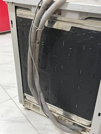 غسالة صحون LG الاصلية نظيفة جداً تحتوي على ٣ مرشات للماء تنربط فقط بور...