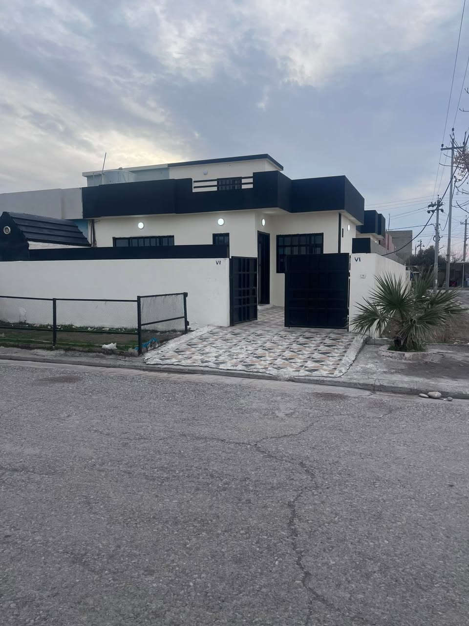 بيت لبيع مجمع سري بلند 
مساحه 200متر
يتكون من 2غرفتين نوم +استقبال+مطبخ +صحيات 
السعر 5دفتر 50وراقه مجال 

السعر والصورة موجود في قناة تليكرام :
https://t.me/nhsjnh54
***********واتساب
***********واتساب
***********
