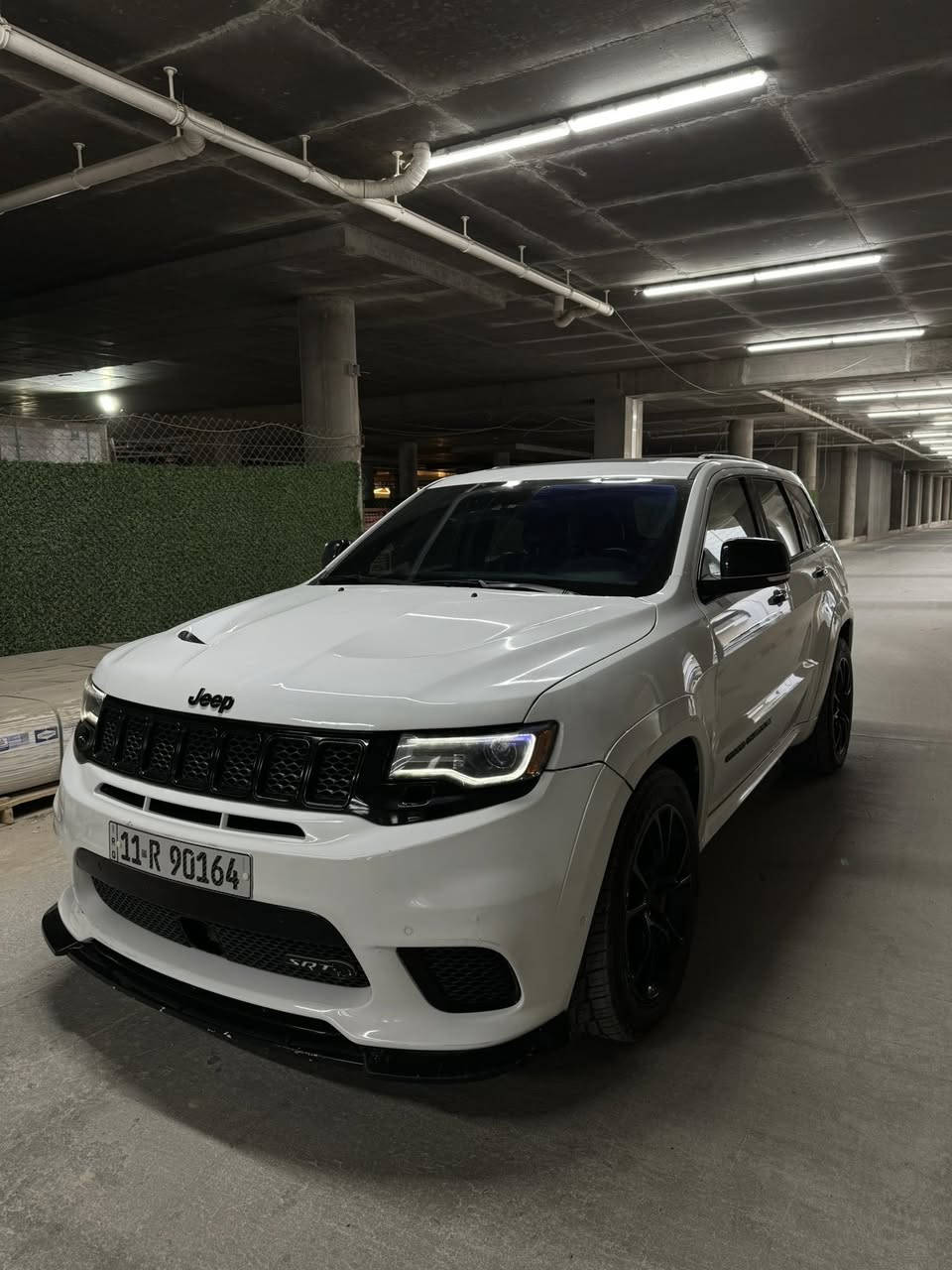 جيب SRT 6400 موديل 2018
السياره حادثهه امامي وبيهه شبر ب جاملغ الخلفي 
السعر 27 
السياره SRT اصل فول مواصفات 1/1 ام الرادار 
ماشيه  86 ميل 
المواصفاات ….
بصمة -بانوراما-رادار أمامي-ماوس 5 وضعيات قياده 
كشنات حضن SRT  كنتارا 
قماره كنتارا  
تدفئه وتبريد بالكشنات الاماميه-تدفئة ستيرن 
تدفئه بالكشنات الخلفيه  - سستم سماعات ودمام - 
فجوج برمبوا  SRT 6 بستم _جنطه كهرباء
ويل SRT اصل 20 -كشنات ميموري 
كشنات الاماميه كهرباء
٥ وضعيات قياده 
لايتات الاماميه زينون زرع عدسات          
 تخم تاير  جديد 
مكاني بغداد المنصور للستفسار :
 *********** واتسب
