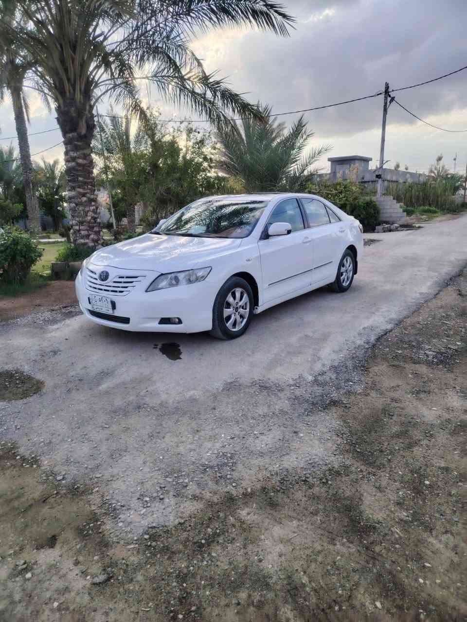 السلام عليكم كامري للبيع موديل /2008 خليجي فول مواصفات رقم بغداد اعلئ فئه GLX  واحد على واحد فتحه سقف برده خلفيه حساسات خلفيه اشاير بالمري كشن كهرباء صدر امامي خلفي جديد تخم تاير جديد كهربائيات كلها شغاله بيها فقط دعاميه اماميه/ديالى الخالص سعرها 120 وبيها مجال/***********
