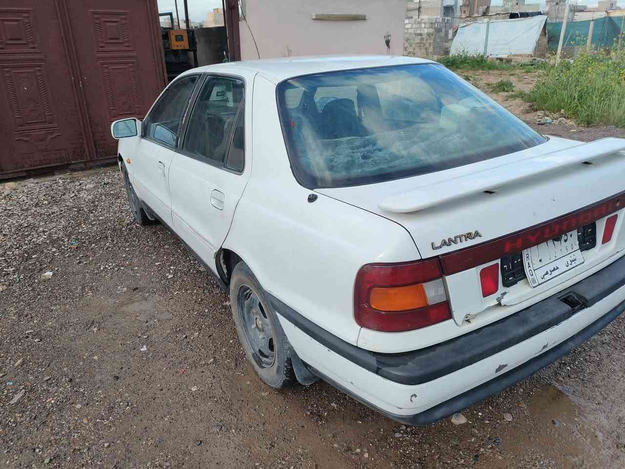 هونداي النترا موديل 1993 بدون صبغ تبريد شغال يحتاج بس غاز طخم تايرات جديد .السعر 32 بيها مجال الاتصال 
*********** كورك
*********** اسيا
